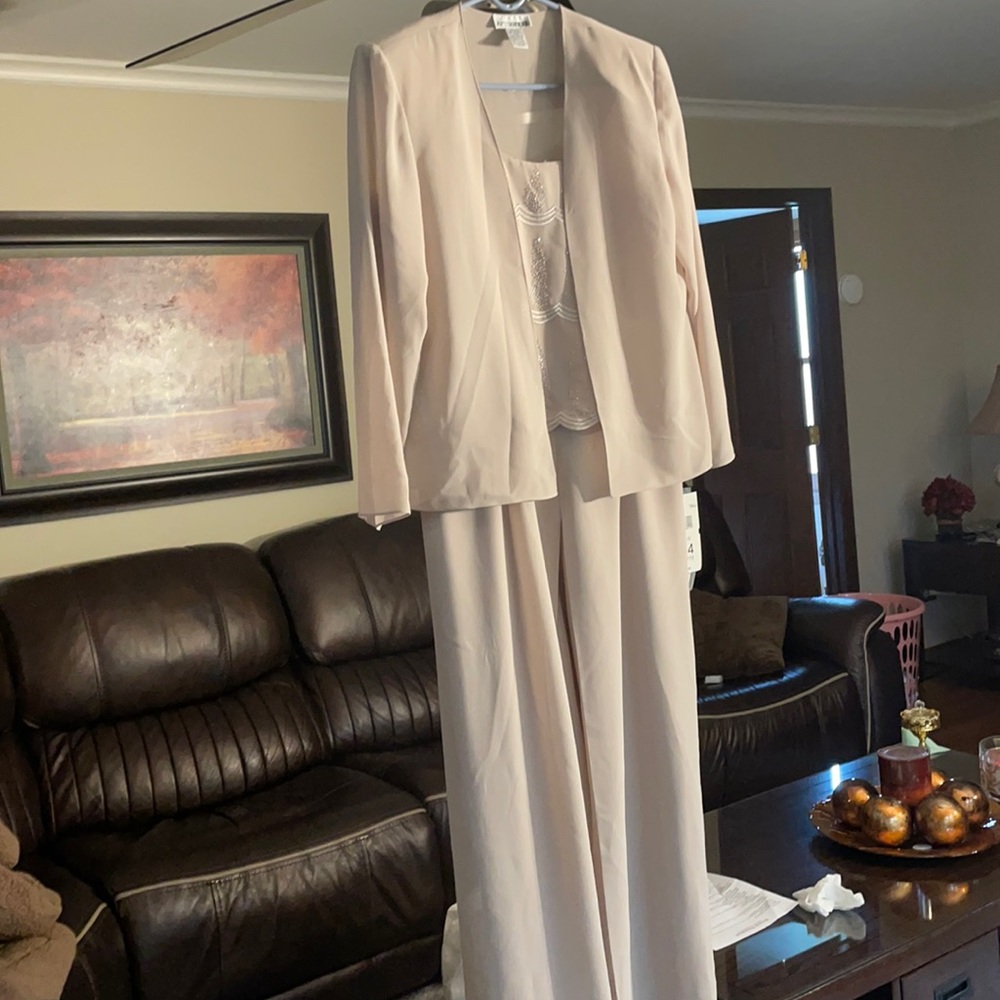 Nice jumpsuit byAfter dark